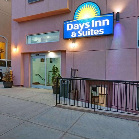 Days Inn & Suites By Wyndham Ozone Park/Jfk Airport نيو يورك المظهر الخارجي الصورة