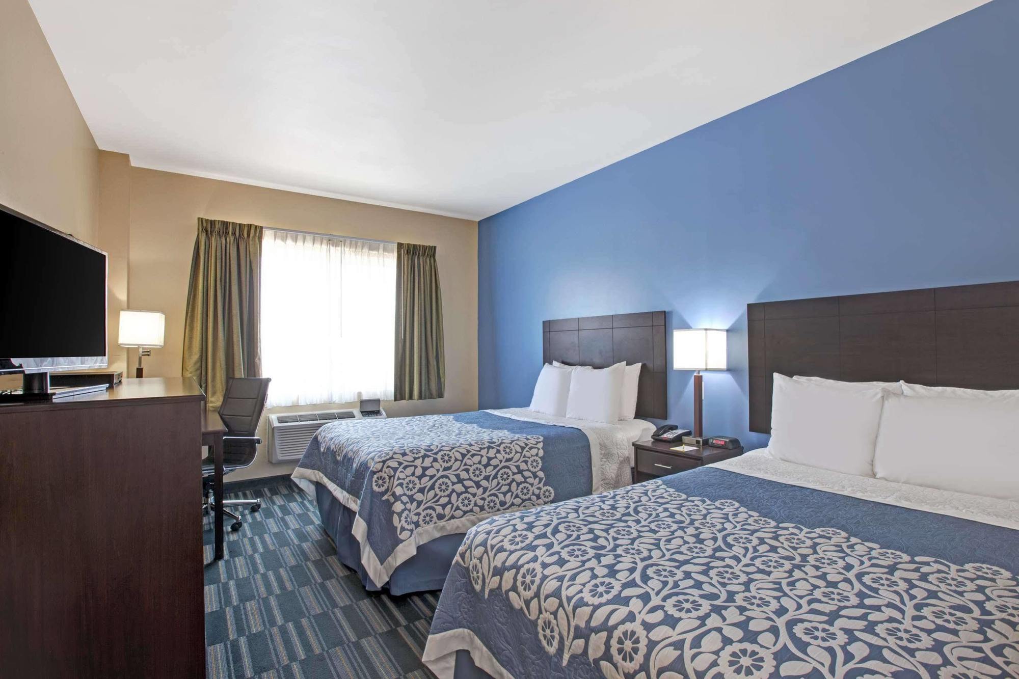 Days Inn & Suites By Wyndham Ozone Park/Jfk Airport نيو يورك المظهر الخارجي الصورة