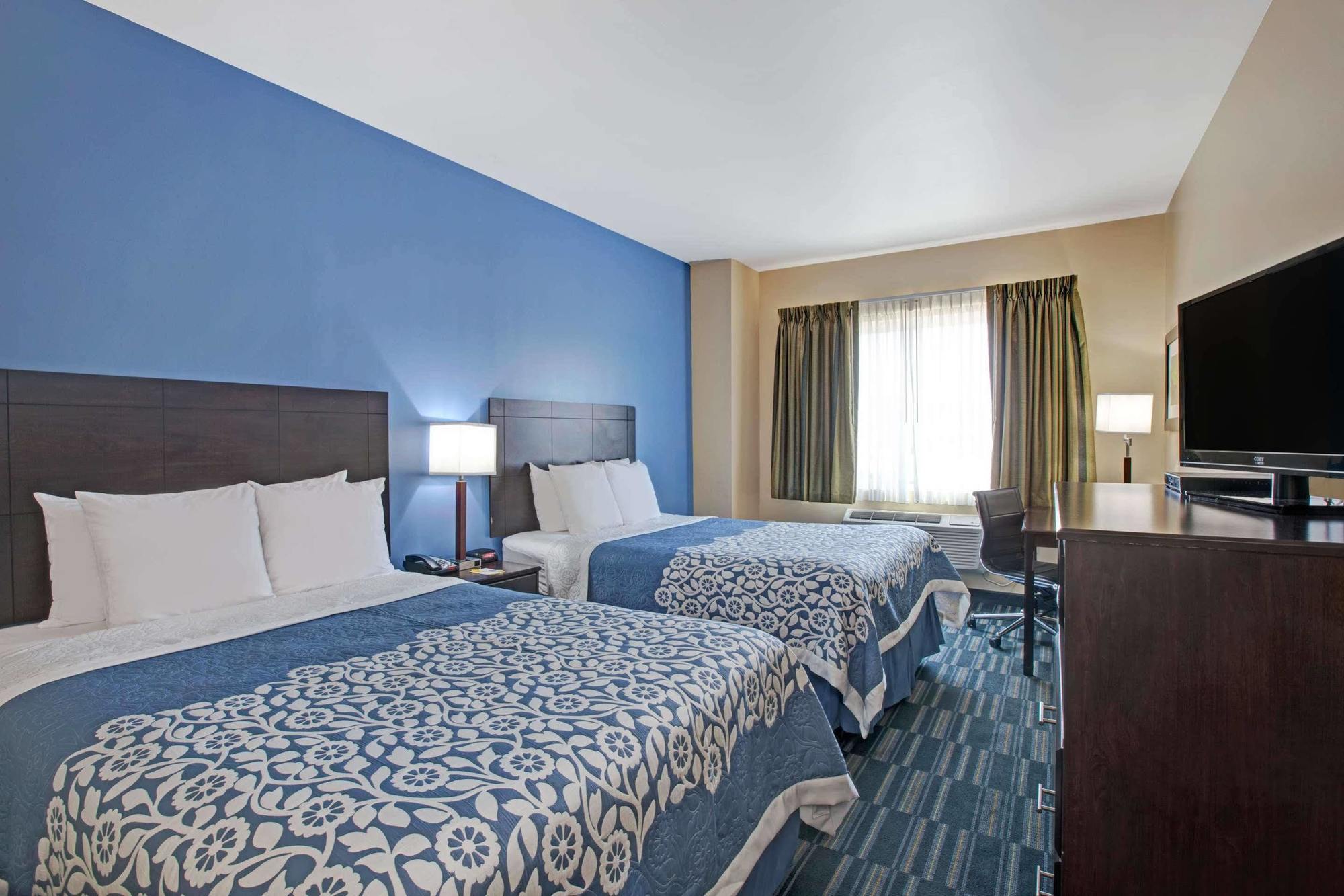 Days Inn & Suites By Wyndham Ozone Park/Jfk Airport نيو يورك المظهر الخارجي الصورة