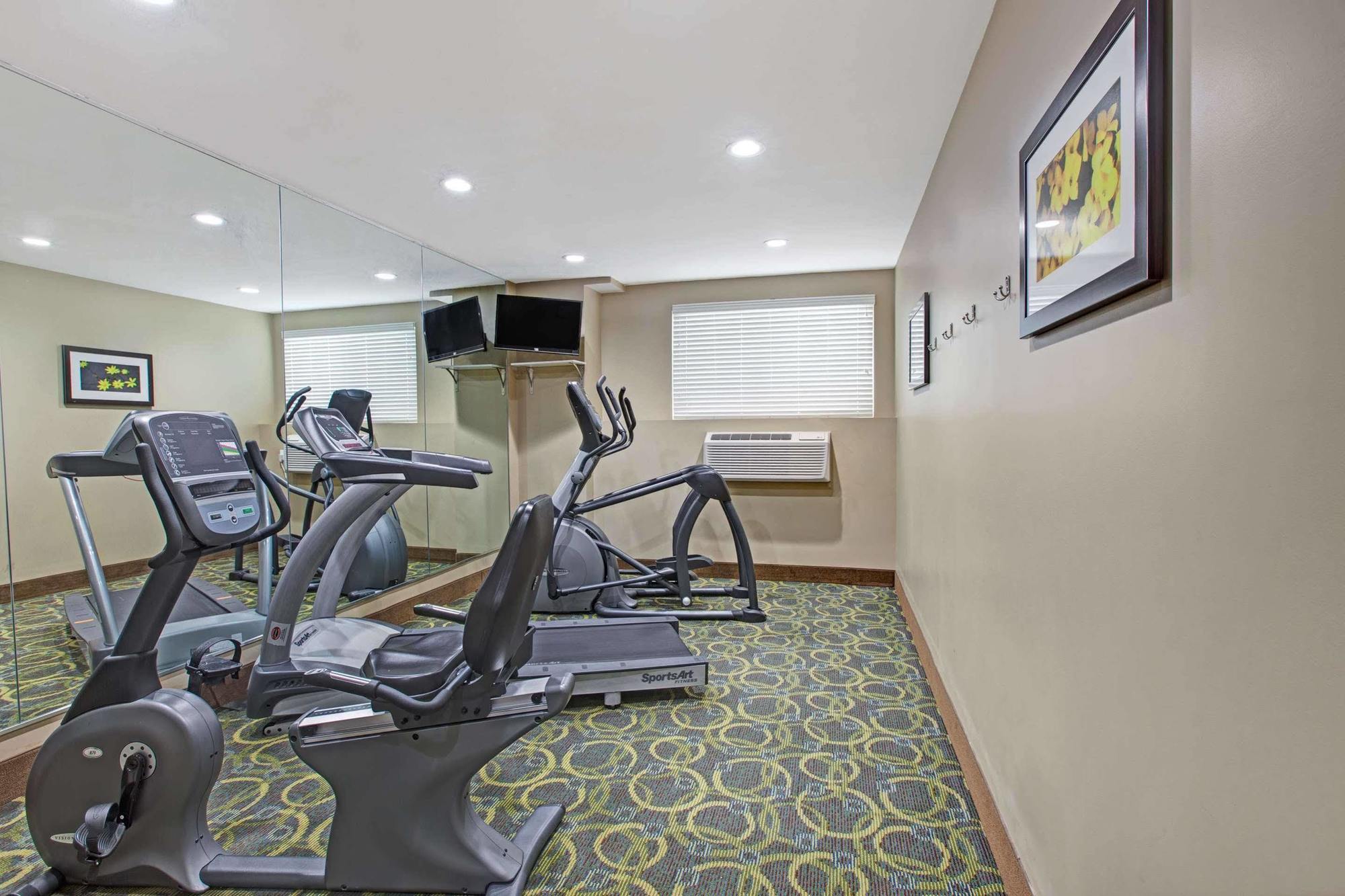 Days Inn & Suites By Wyndham Ozone Park/Jfk Airport نيو يورك المظهر الخارجي الصورة