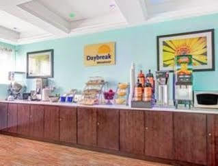 Days Inn & Suites By Wyndham Ozone Park/Jfk Airport نيو يورك المظهر الخارجي الصورة