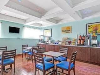 Days Inn & Suites By Wyndham Ozone Park/Jfk Airport نيو يورك المظهر الخارجي الصورة